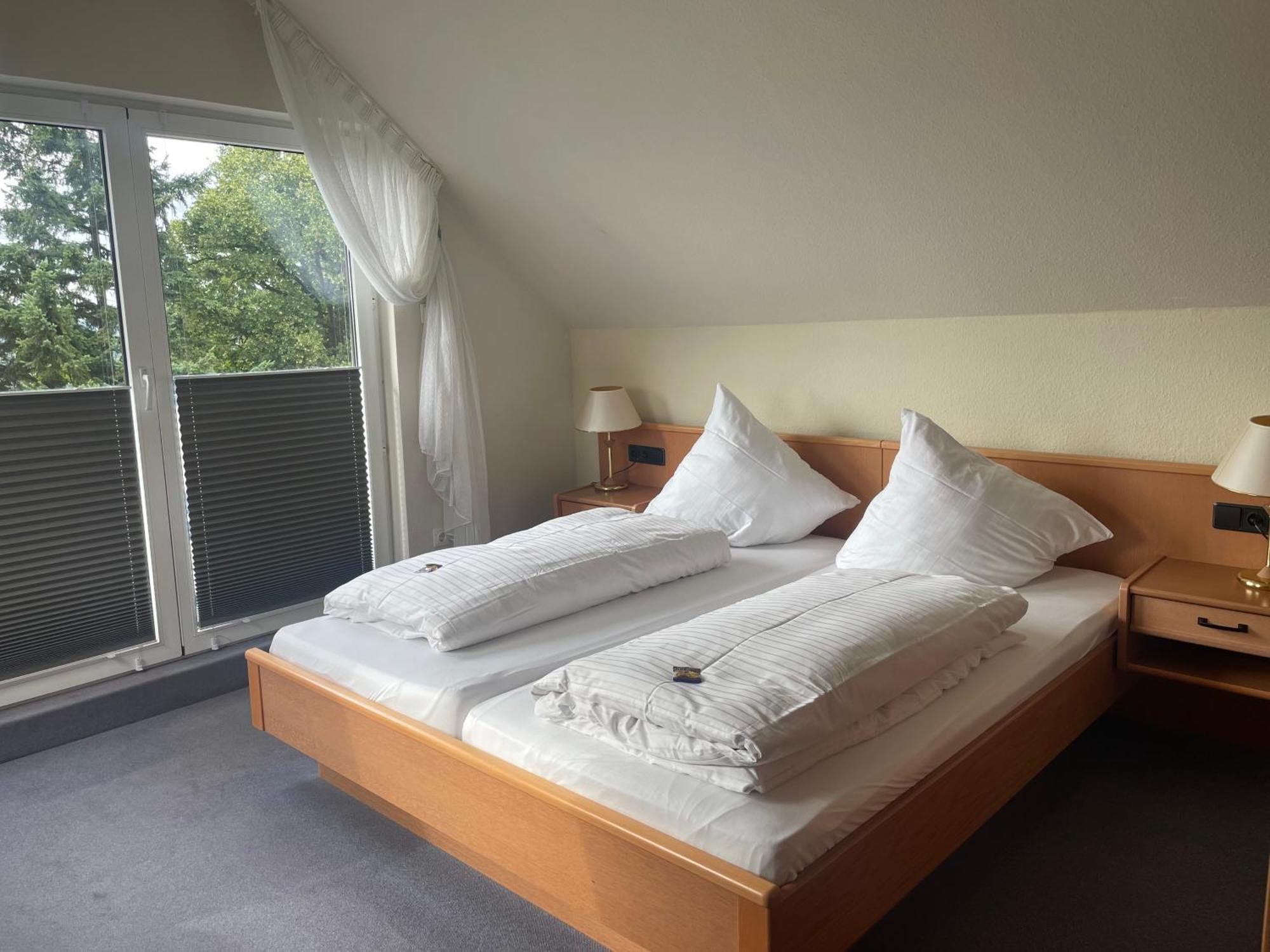 Berghof Hotel Nieheim Ngoại thất bức ảnh