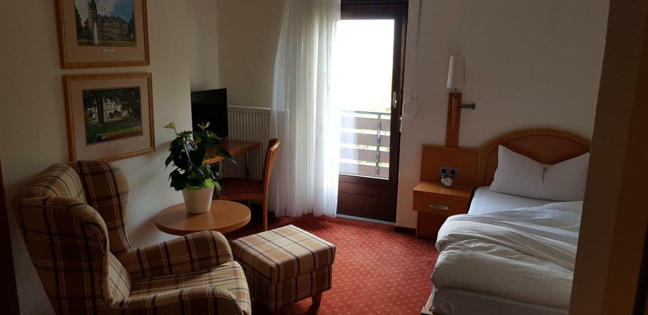 Berghof Hotel Nieheim Ngoại thất bức ảnh