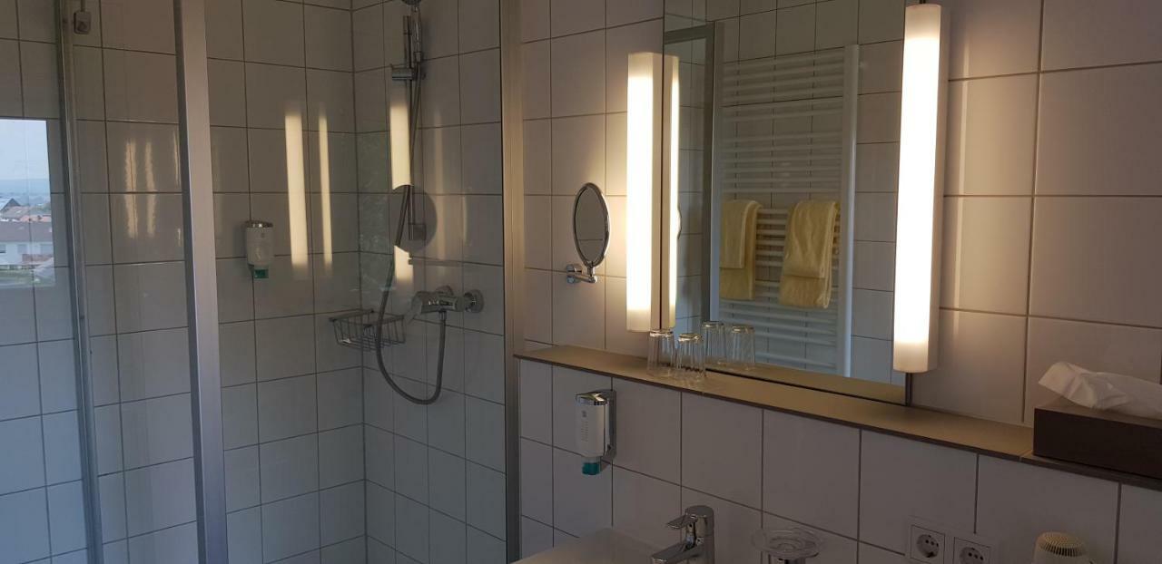 Berghof Hotel Nieheim Ngoại thất bức ảnh